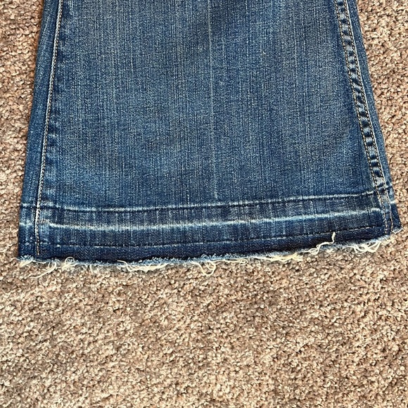 Elizabeth and James Textile flare jeans - Picture 2 of 9